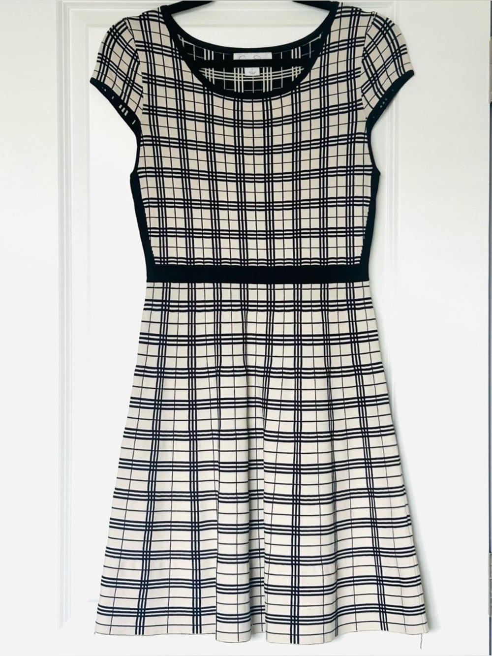 Jessica Simpson Dress Small Black plaid Fit & Flare short sleeve